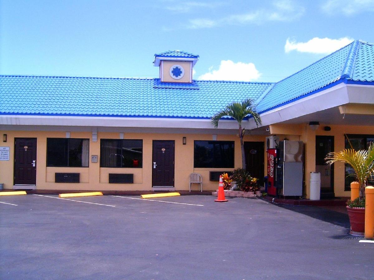 Budget Inn Of Okeechobee Eksteriør billede